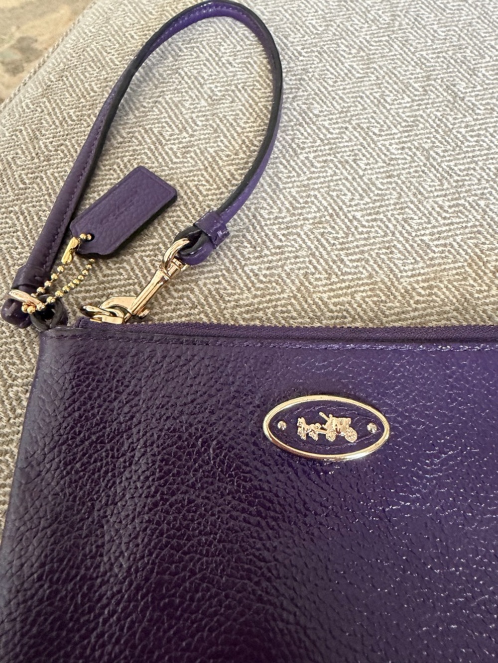 Coach Purple Pebbled Leather Corner Zip Wristlet with Gold Horse/Carriage logo - Picture 3 of 7